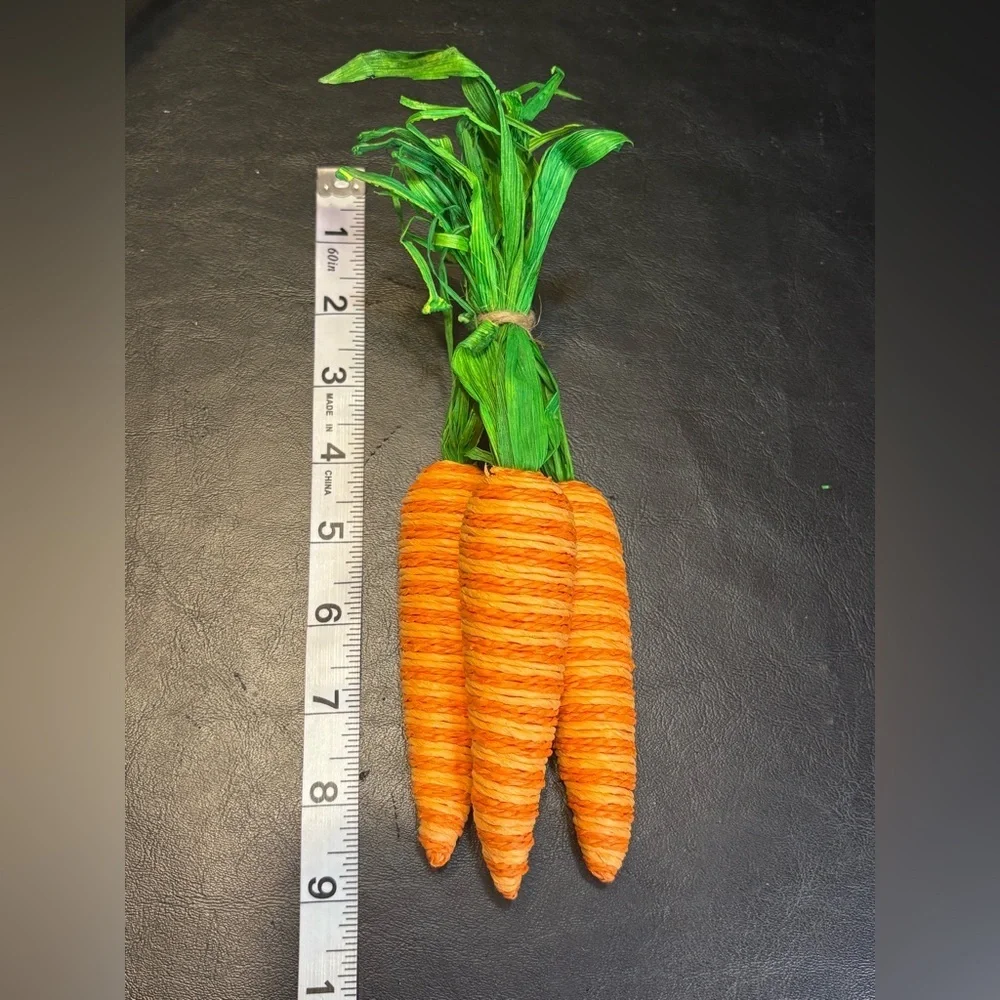 Bunny, carrot bundle in a Carrot Basket - NWOT
